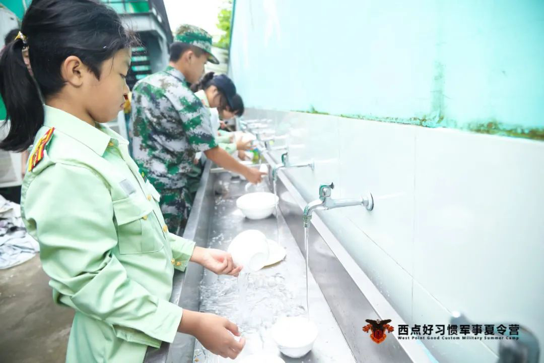 第五期夏令营入营的第五天，每日都有不少亮点,上海西点军事夏令营