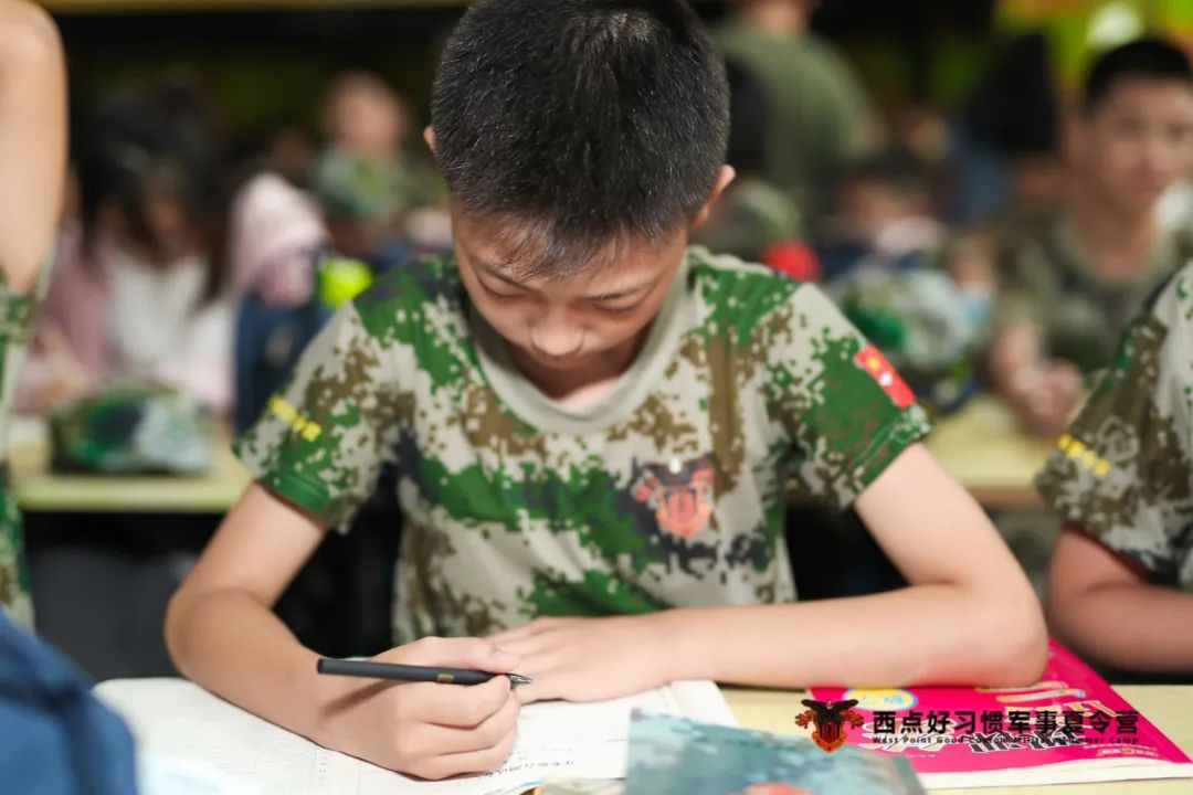“黑格比”台风暴雨也浇灭不了小战士训练好习惯的热情！,上海西点夏令营