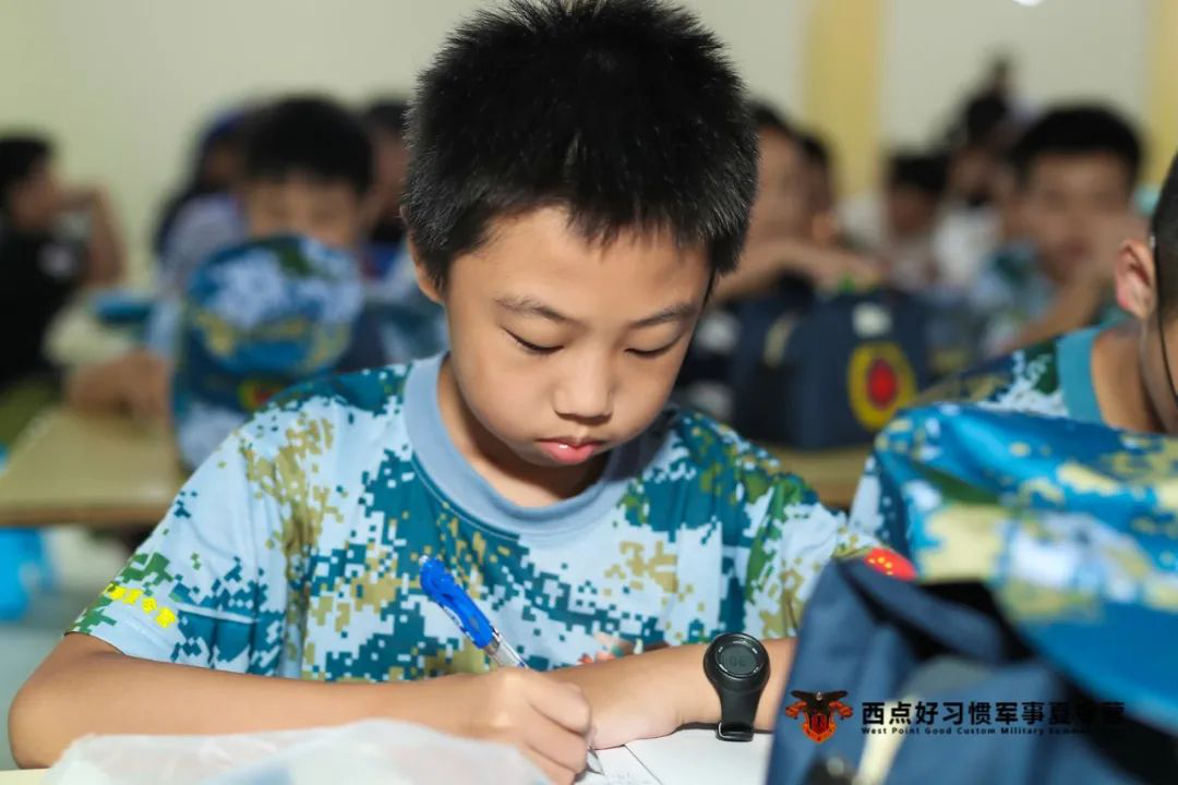 “黑格比”台风暴雨也浇灭不了小战士训练好习惯的热情！,上海西点夏令营