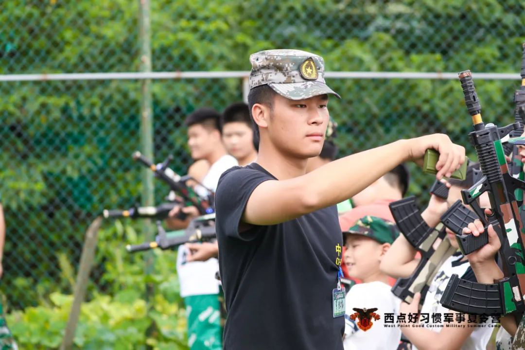 “黑格比”台风暴雨也浇灭不了小战士训练好习惯的热情！,上海西点夏令营