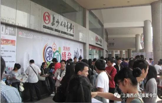 耶鲁教授揭露残酷真相：童年被透支的孩子，往往很难形成健全人格！