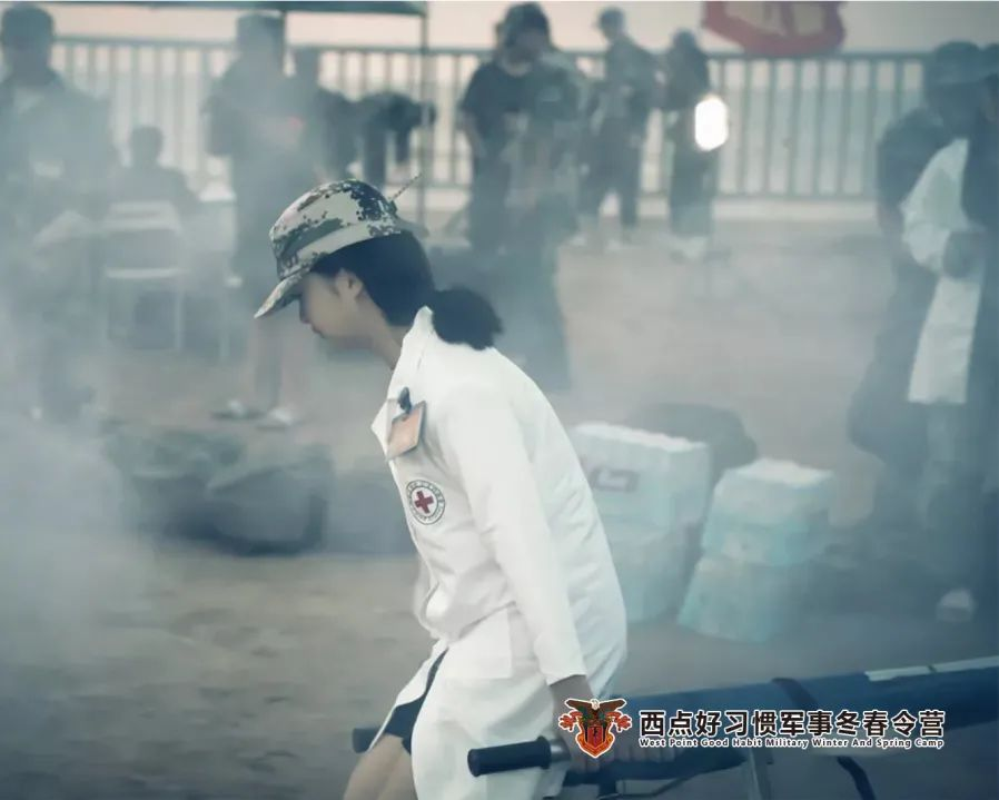 精英女兵营，做又飒又美的军中玫瑰！