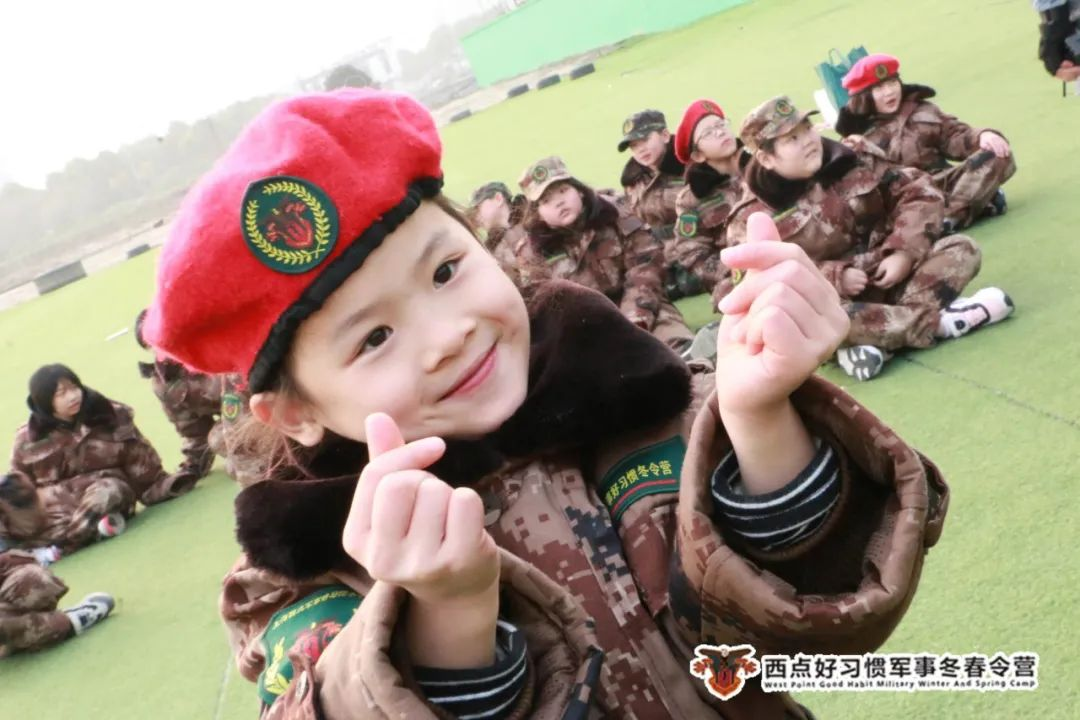 精英女兵营，做又飒又美的军中玫瑰！