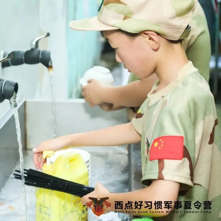 西点半日军事体验 一场蓄势待发的蜕变，从体验军事化生活开始！