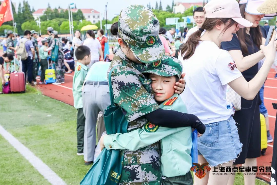 孩子缺乏自信心做事拖拉，到底该怎么办？,军事夏令营